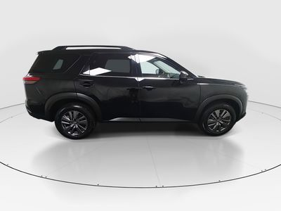 2025 Nissan Pathfinder — photo 8 view