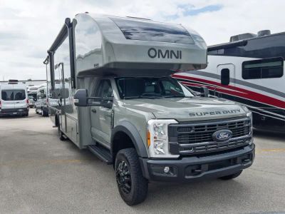 2027 Thor Motor Coach OMNI TRAIL — front three-quarter view