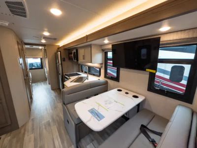 2027 Thor Motor Coach OMNI TRAIL — photo 7 view
