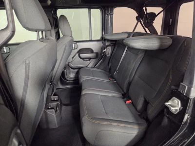 2025 Jeep Wrangler — photo 24 view