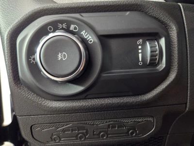 2025 Jeep Wrangler — photo 20 view