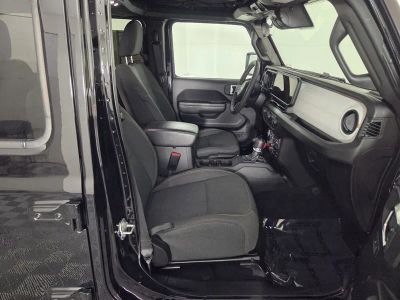 2025 Jeep Wrangler — photo 31 view