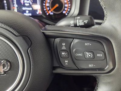 2025 Jeep Wrangler — photo 18 view