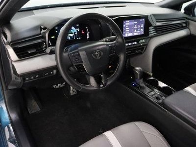 2025 Toyota Camry FWD - Photo 14