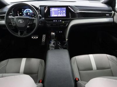 2025 Toyota Camry FWD - Photo 31