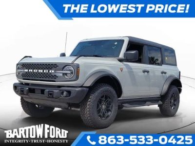 2026 Ford Bronco Badlands in Avalanche — front three-quarter view