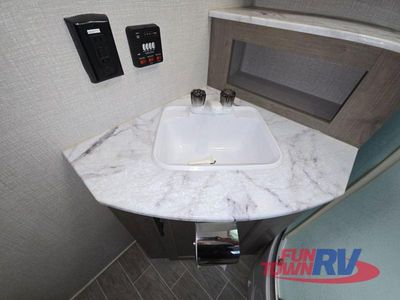 2021 Venture RV Sonic Lite - Photo 34
