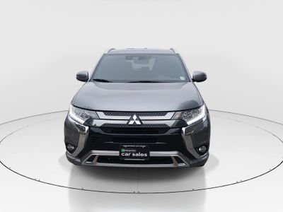 2022 Mitsubishi Outlander PHEV - Photo 2