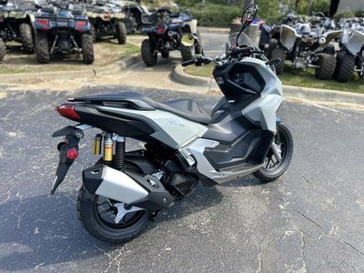 2026 Honda ADV160 - Photo 6