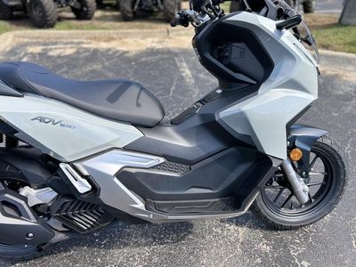 2026 Honda ADV160 - Photo 11