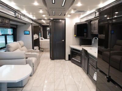 2026 Fleetwood DISCOVERY LXE - Photo 6