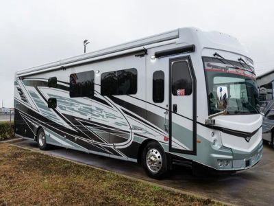2026 Fleetwood DISCOVERY LXE - Photo 1