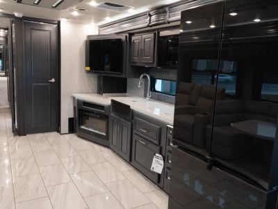 2026 Fleetwood DISCOVERY LXE - Photo 7