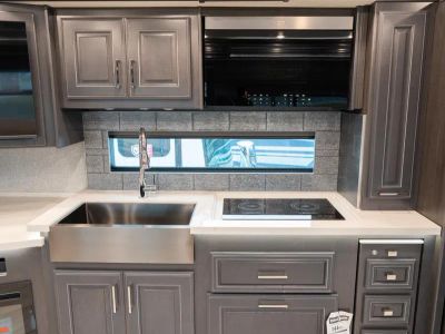 2026 Fleetwood DISCOVERY LXE - Photo 9