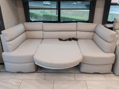 2026 Fleetwood DISCOVERY LXE - Photo 17