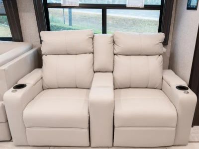 2026 Fleetwood DISCOVERY LXE - Photo 18