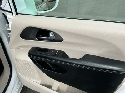 2022 Chrysler Pacifica - Photo 21