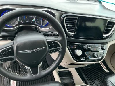 2022 Chrysler Pacifica - Photo 14