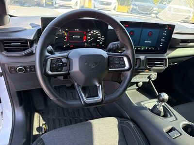 2025 Ford Mustang - Photo 2