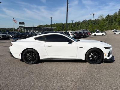 2025 Ford Mustang - Photo 12