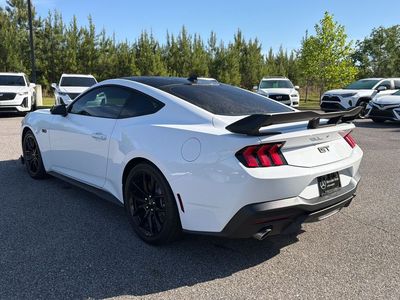 2025 Ford Mustang - Photo 9