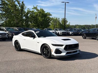 2025 Ford Mustang - Photo 1
