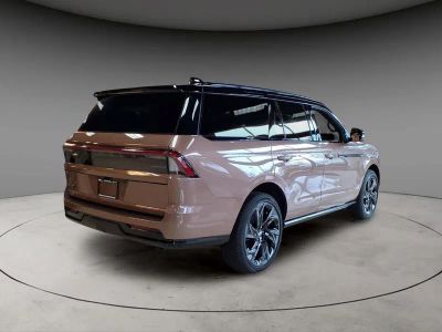 2026 Lincoln Navigator — detail view