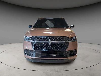 2026 Lincoln Navigator — side profile view
