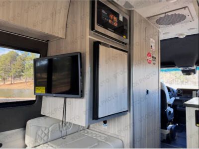 2026 Tiffin Motorhomes GT1 - Photo 3