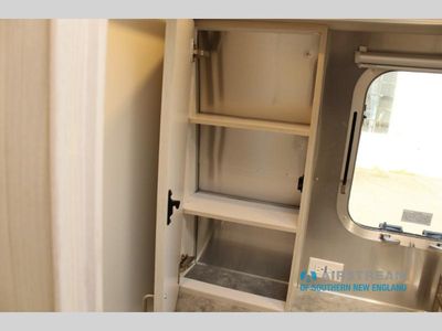2026 Airstream International — photo 46 view