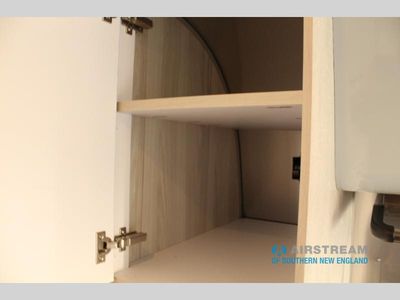 2026 Airstream International — photo 26 view