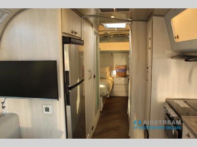 2026 Airstream International — photo 13 view