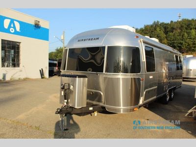 2026 Airstream International — side profile view