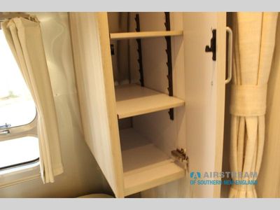 2026 Airstream International — photo 42 view