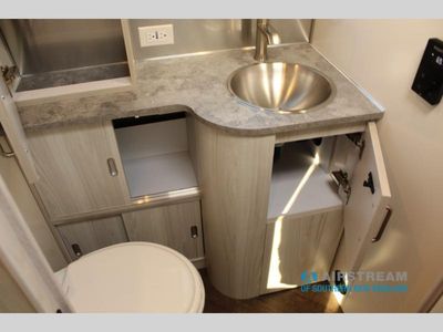 2026 Airstream International — photo 45 view