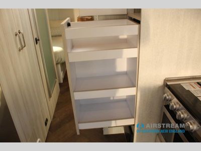 2026 Airstream International — photo 27 view