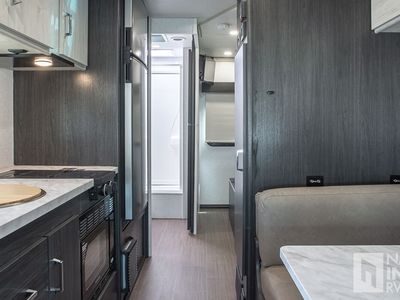 2027 Winnebago Sunflyer - Photo 8