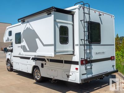 2027 Winnebago Sunflyer - Photo 4