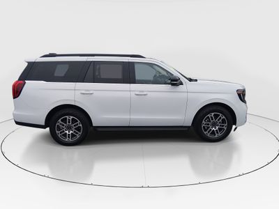 2025 Ford Expedition — photo 8 view