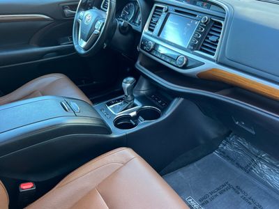2018 Toyota Highlander - Photo 18