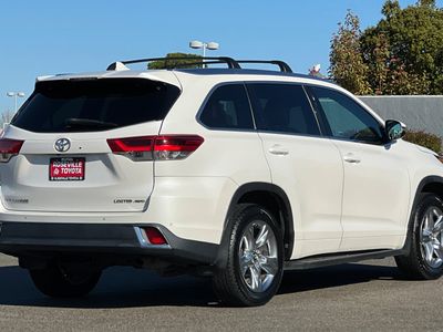 2018 Toyota Highlander - Photo 2