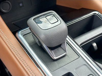 2024 Nissan Pathfinder — photo 17 view