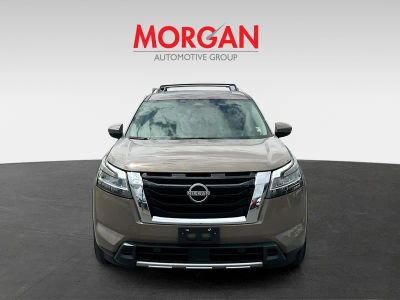 2024 Nissan Pathfinder — side profile view