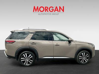 2024 Nissan Pathfinder — photo 8 view