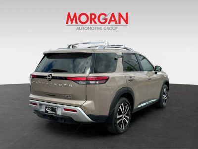 2024 Nissan Pathfinder — photo 7 view