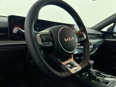 2026 Kia K5 — photo 16 view