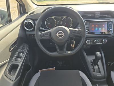 2025 Nissan Versa — photo 13 view