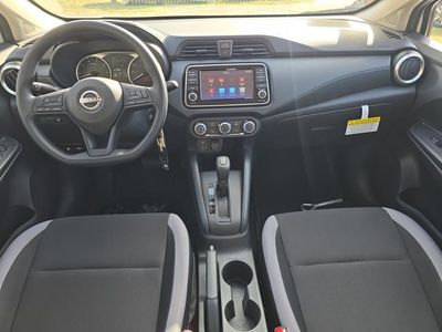 2025 Nissan Versa — photo 12 view