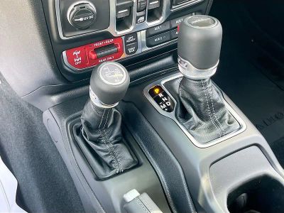 2026 Jeep Gladiator — photo 17 view
