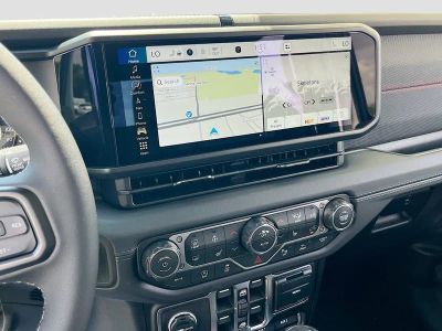 2026 Jeep Gladiator — photo 15 view
